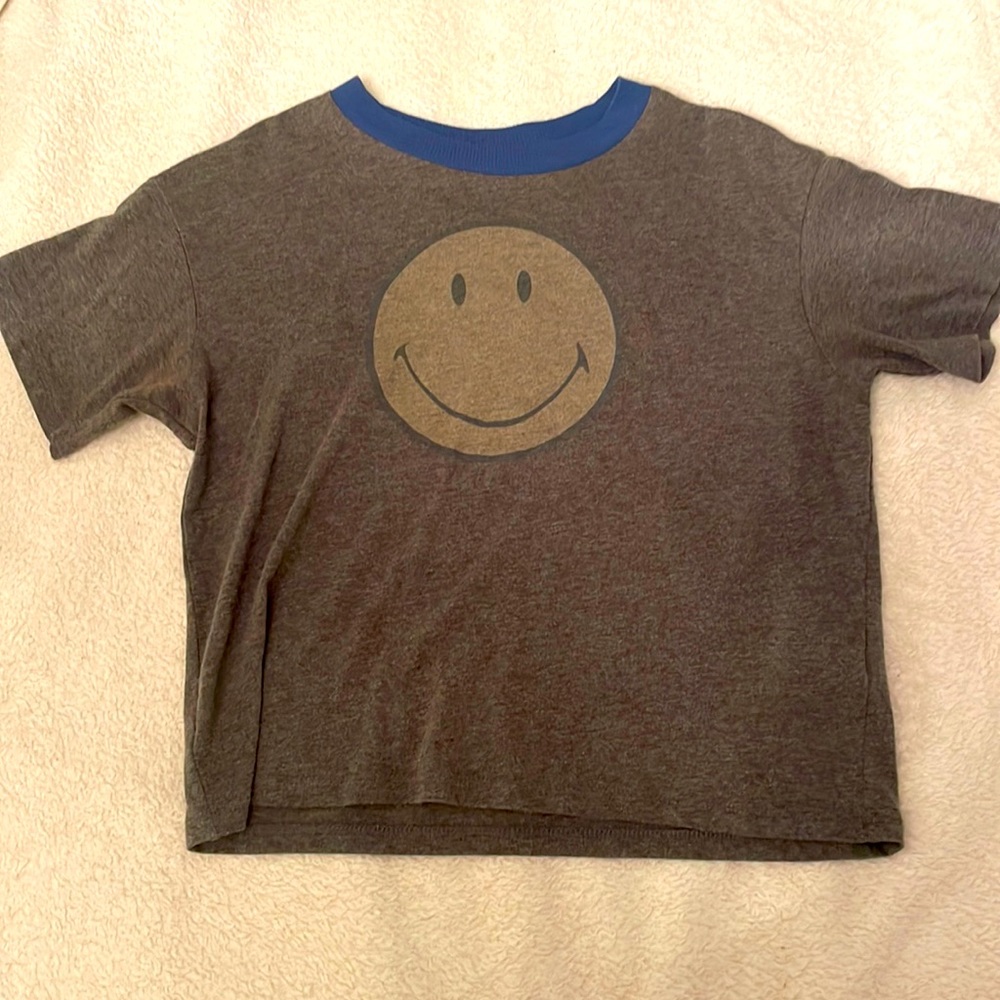 Womens xs/tp smiley face t-shirt. Tailgate by American eagle.